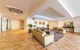 West End Central Apartments